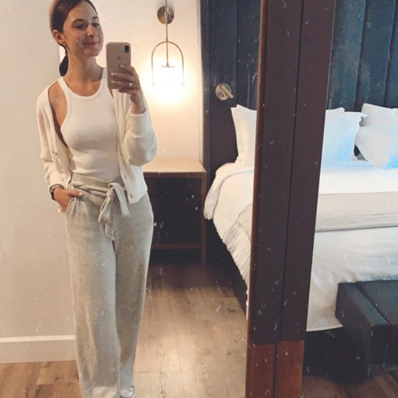 Meet Your Posher! - Picture 4 of 7